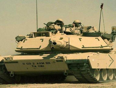 Ταϊλάνδη: Άρματα μάχης ρίχτηκαν στη θάλασσα για να δημιουργήσουν ένα τεχνητό ύφαλο που θα σώσει τα ψάρια (βίντεο)